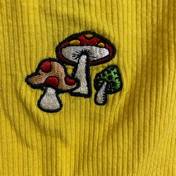 Forever 21 Mushroom crop top. Size medium. - Picture 2 of 4